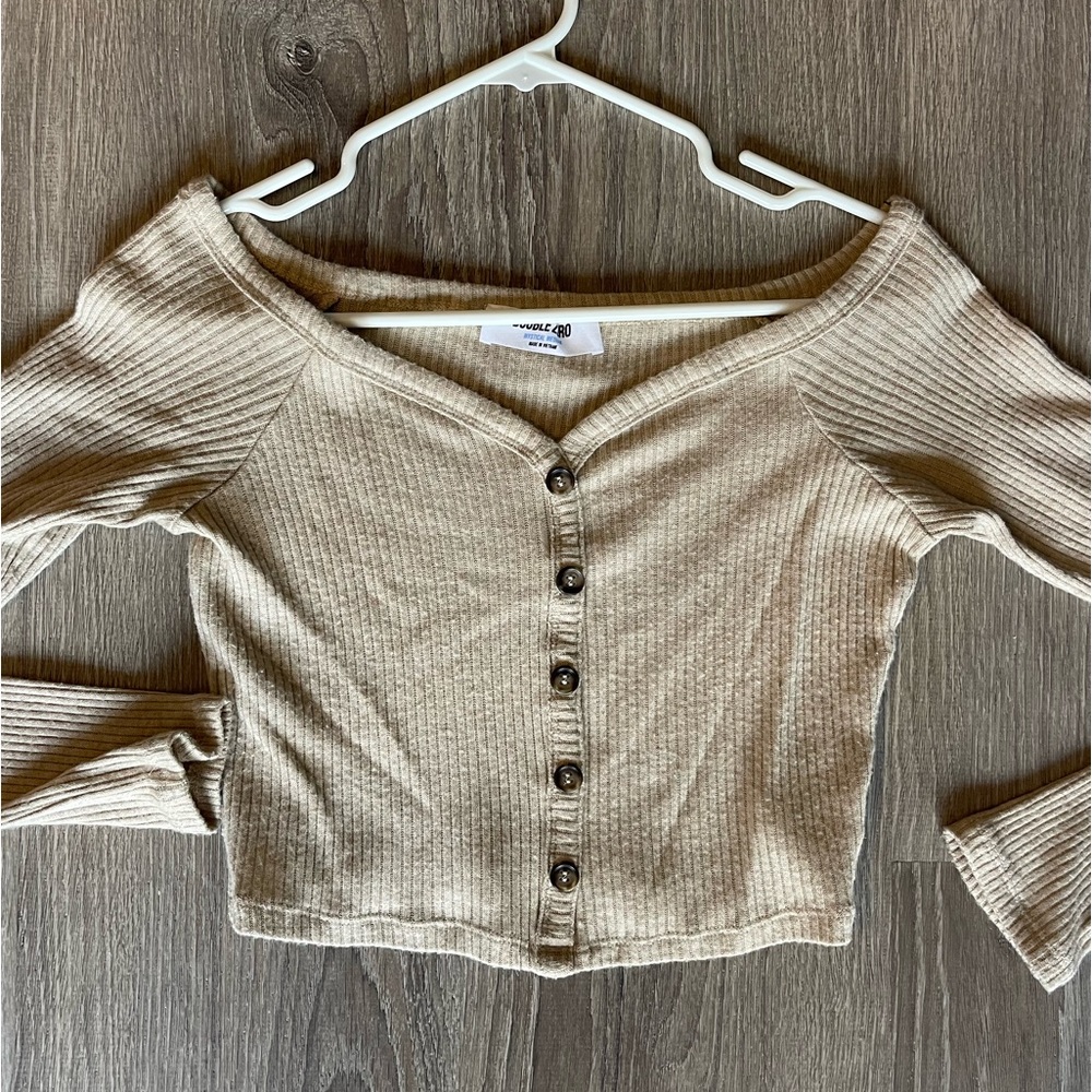 Cropped Sweater - Picture 2 of 3